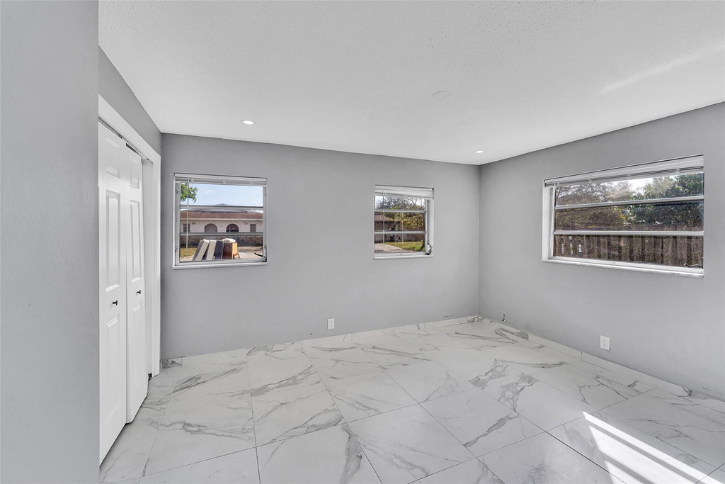 4681 Sw 43rd Terrace - Photo 4