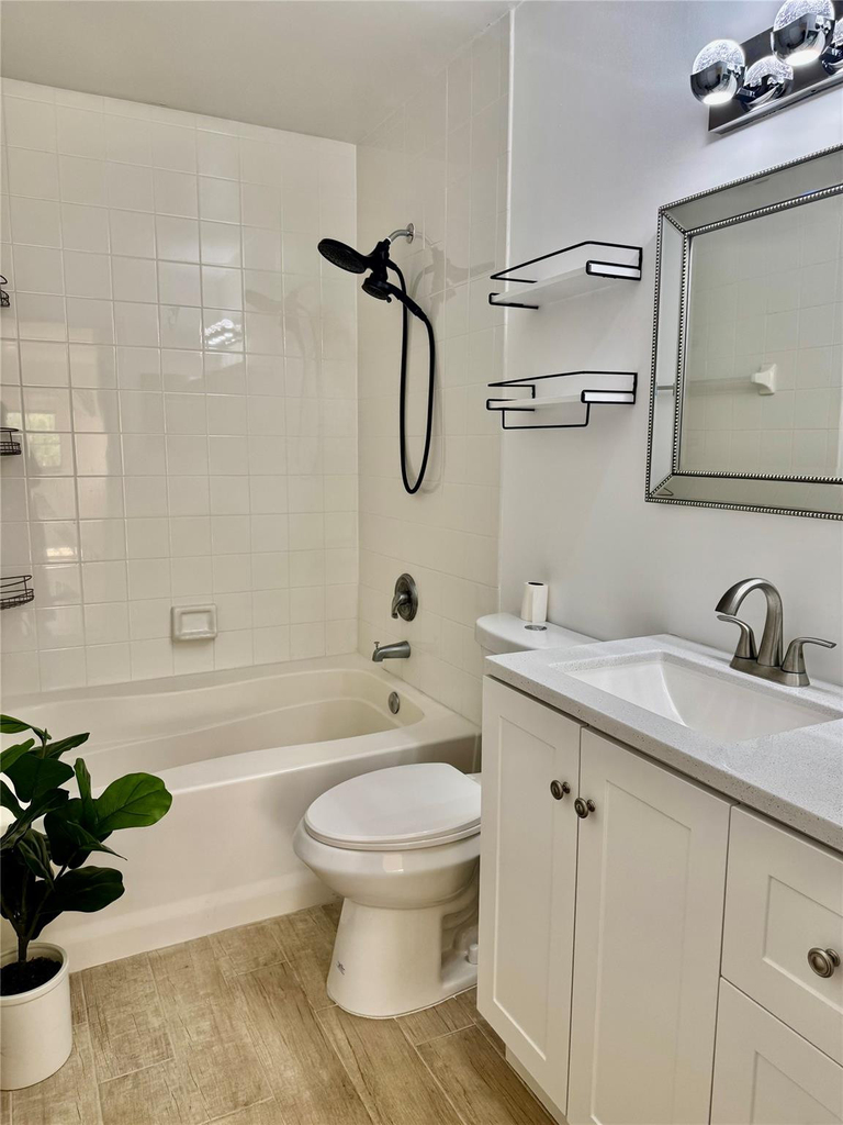4856 N State Road 7 - Photo 1