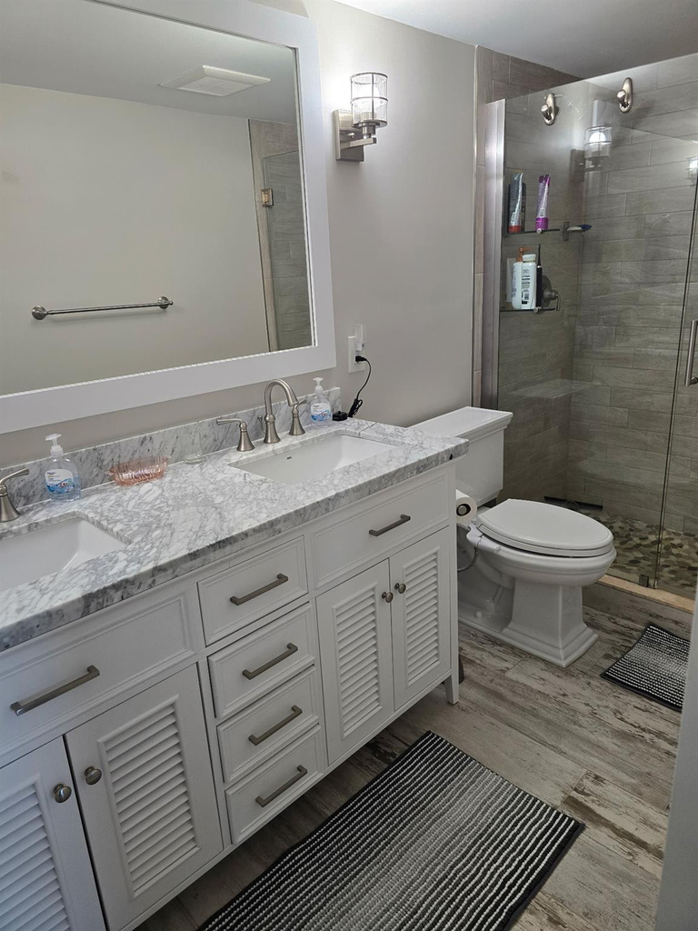 1035 Hillsboro Mile - Photo 3