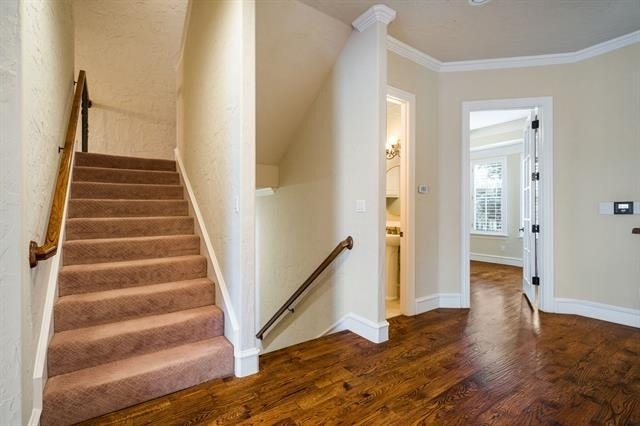 554 Rockingham Drive - Photo 10