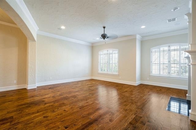554 Rockingham Drive - Photo 4