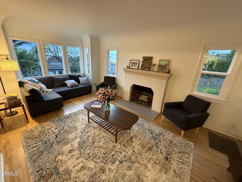 2371 Foster Avenue - Photo 3