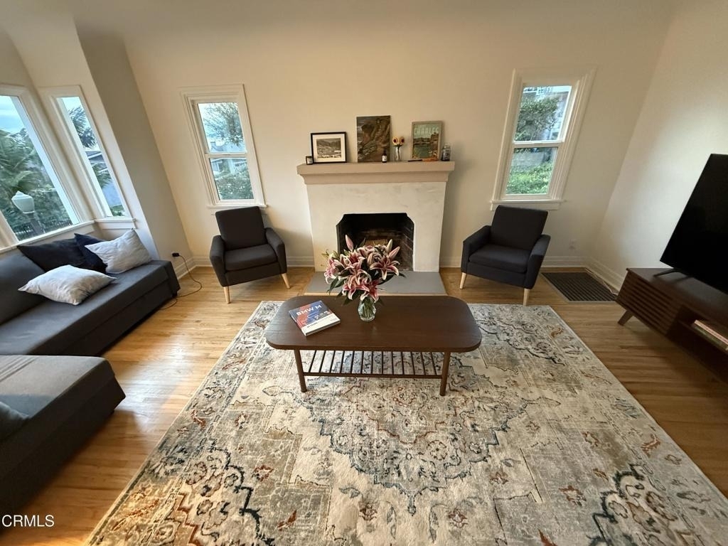 2371 Foster Avenue - Photo 5