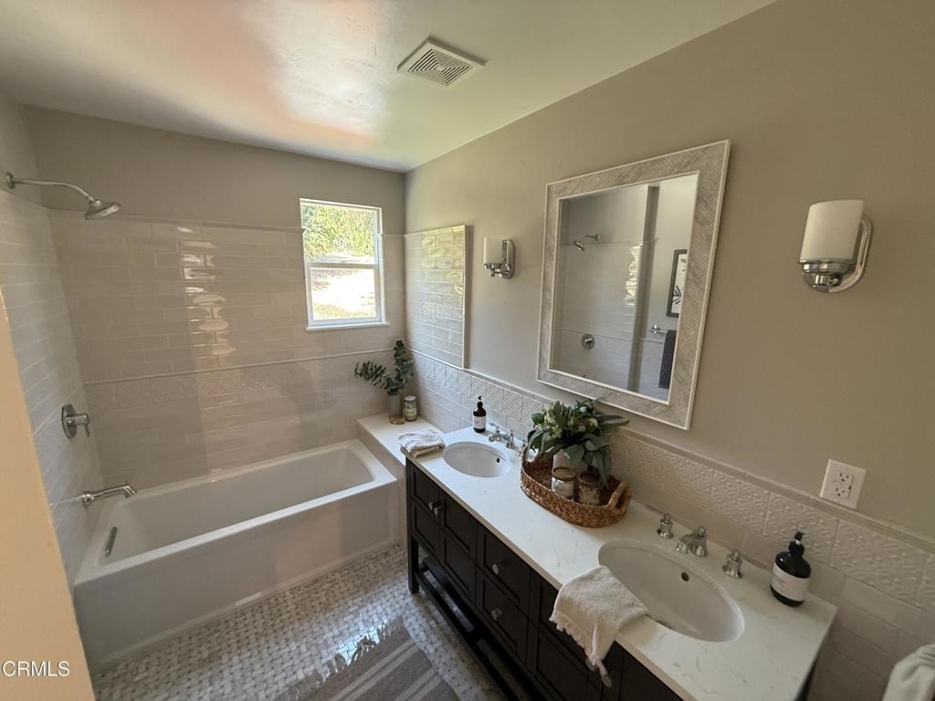 2371 Foster Avenue - Photo 9