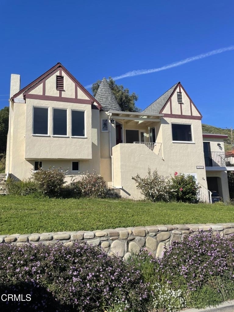 2371 Foster Avenue - Photo 1