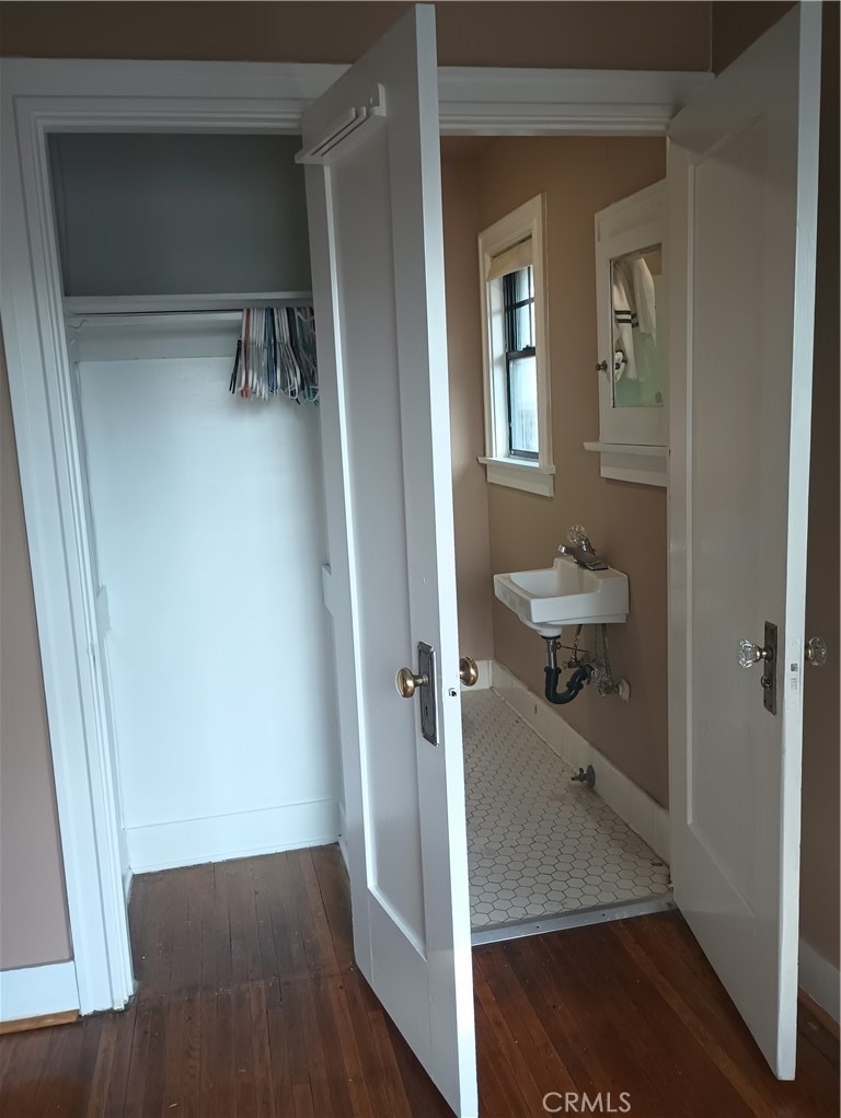 120 W Marshall Boulevard - Photo 2