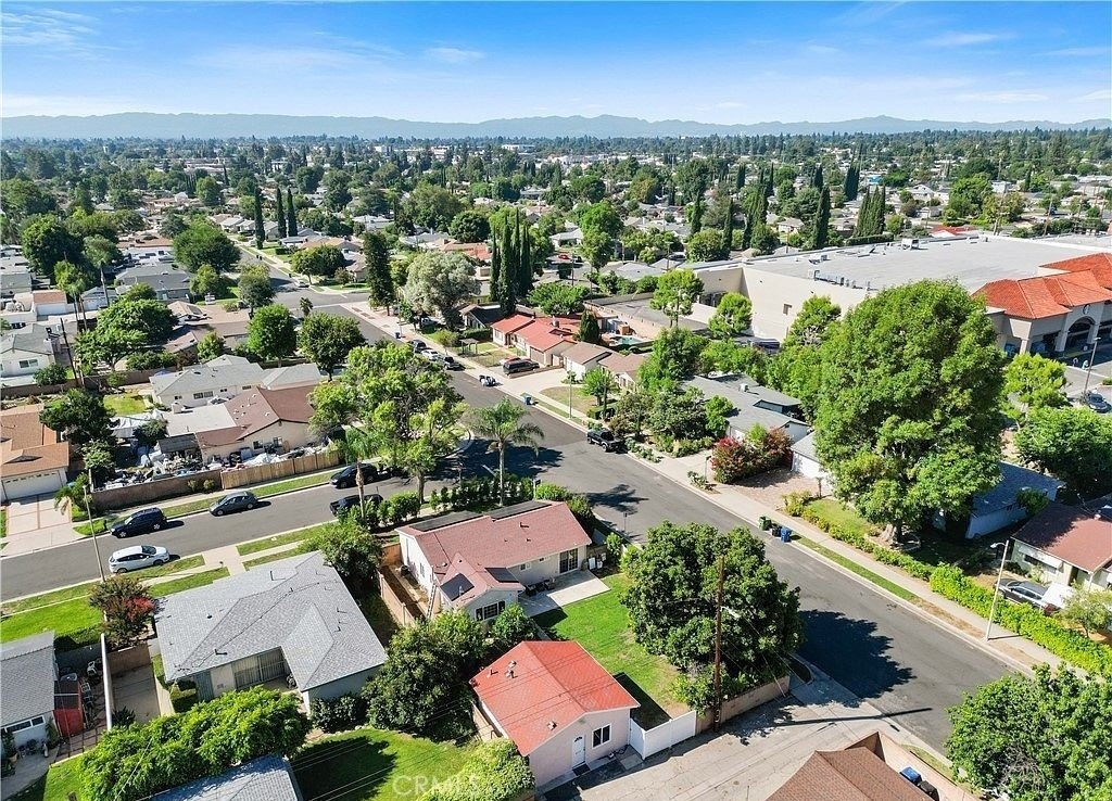 16757 Ludlow - Photo 3