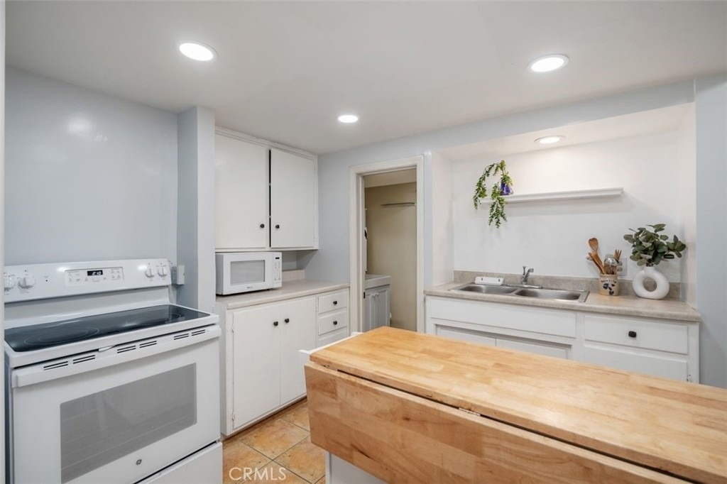 832 Cypress Avenue - Photo 9