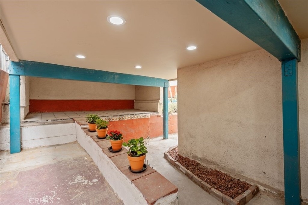 832 Cypress Avenue - Photo 14