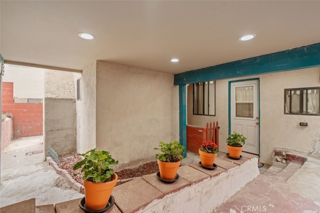832 Cypress Avenue - Photo 15