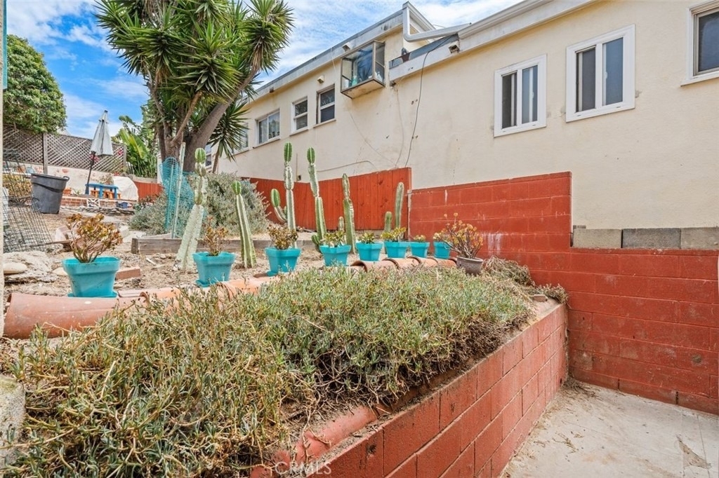 832 Cypress Avenue - Photo 17