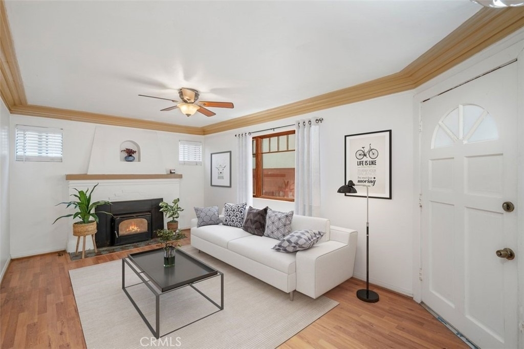 832 Cypress Avenue - Photo 2