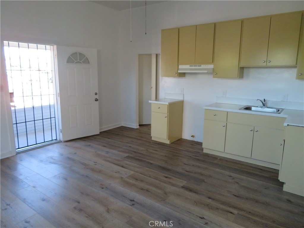 156 E Colden - Photo 2