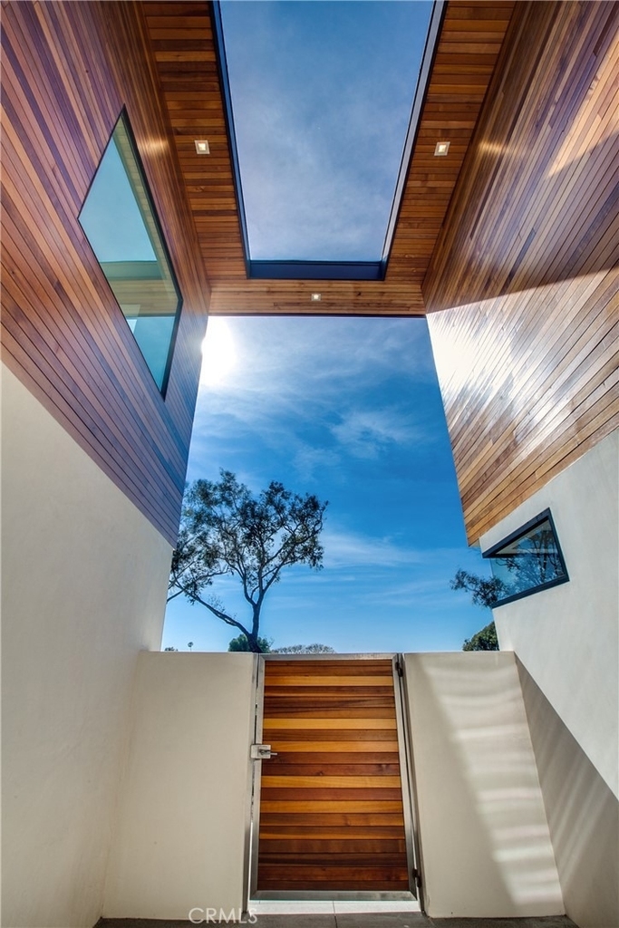 324 Saint Andrews Road - Photo 2