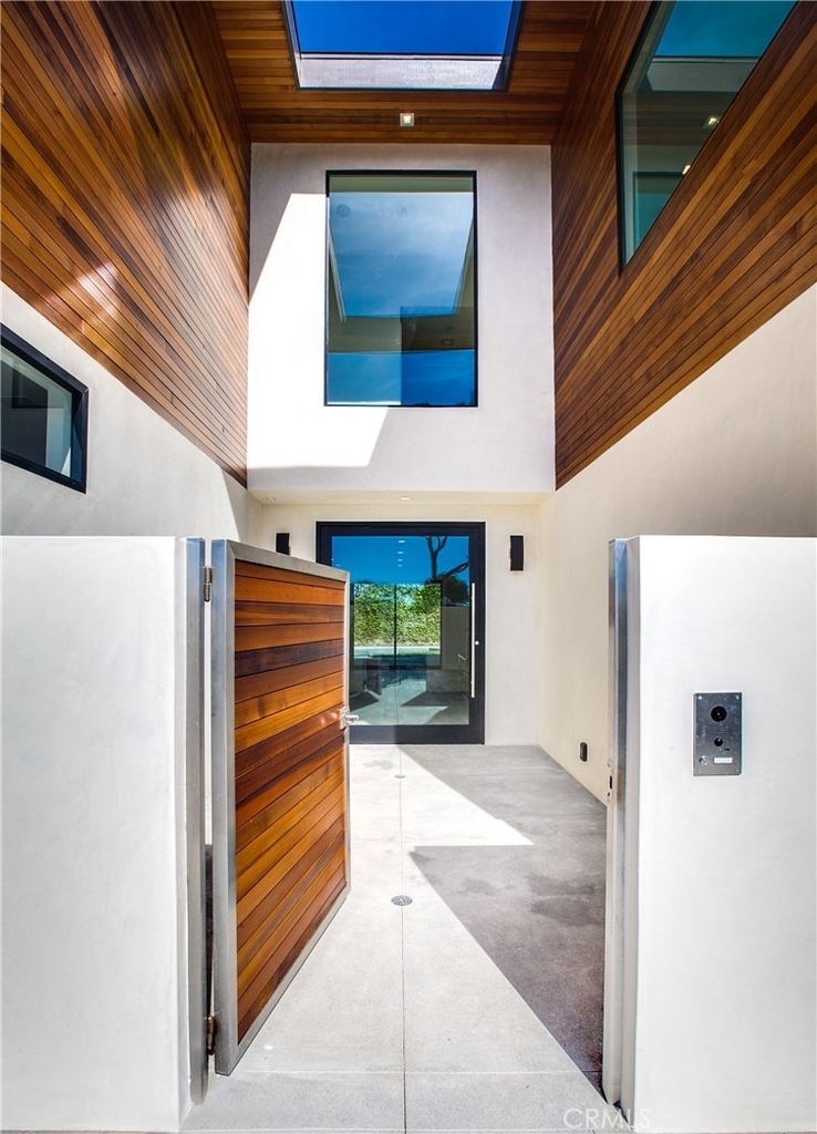 324 Saint Andrews Road - Photo 0