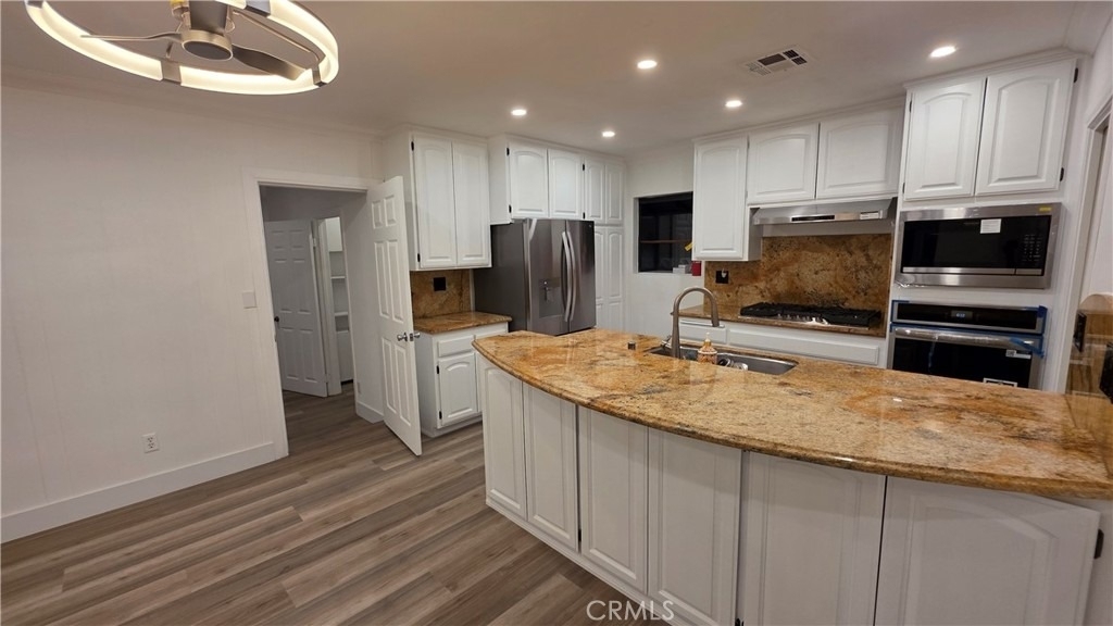 18224 Chatsworth - Photo 23