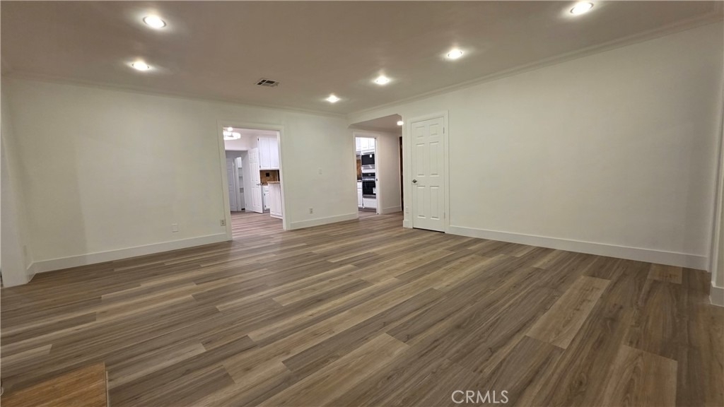 18224 Chatsworth - Photo 11