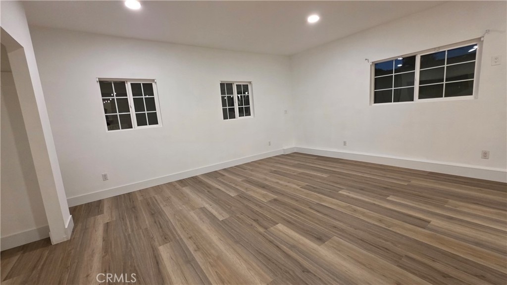 18224 Chatsworth - Photo 39