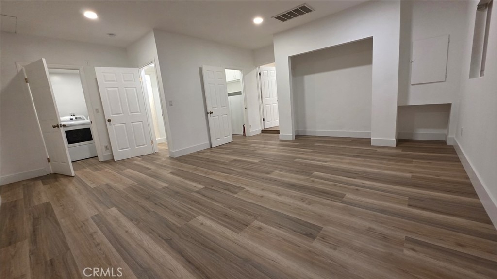 18224 Chatsworth - Photo 40