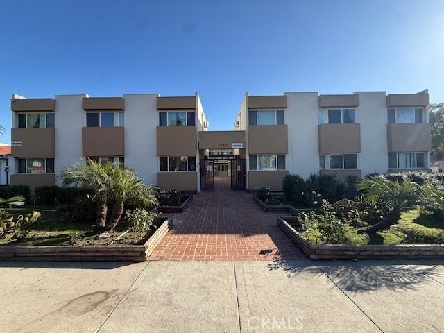 1530 E Broadway - Photo 0