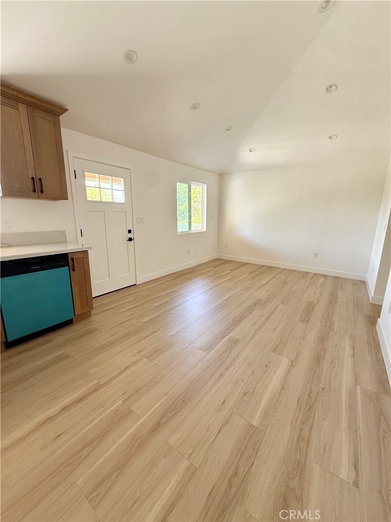 20407 Strathern - Photo 3