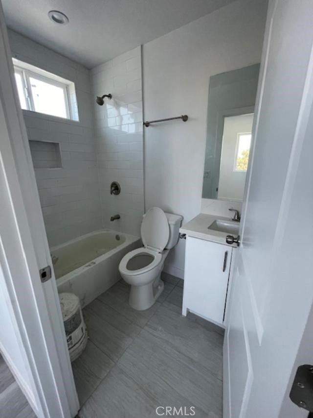 11451 Victory Boulevard - Photo 2