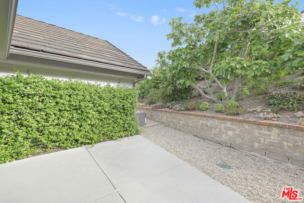 24728 Vantage Point Terrace - Photo 31