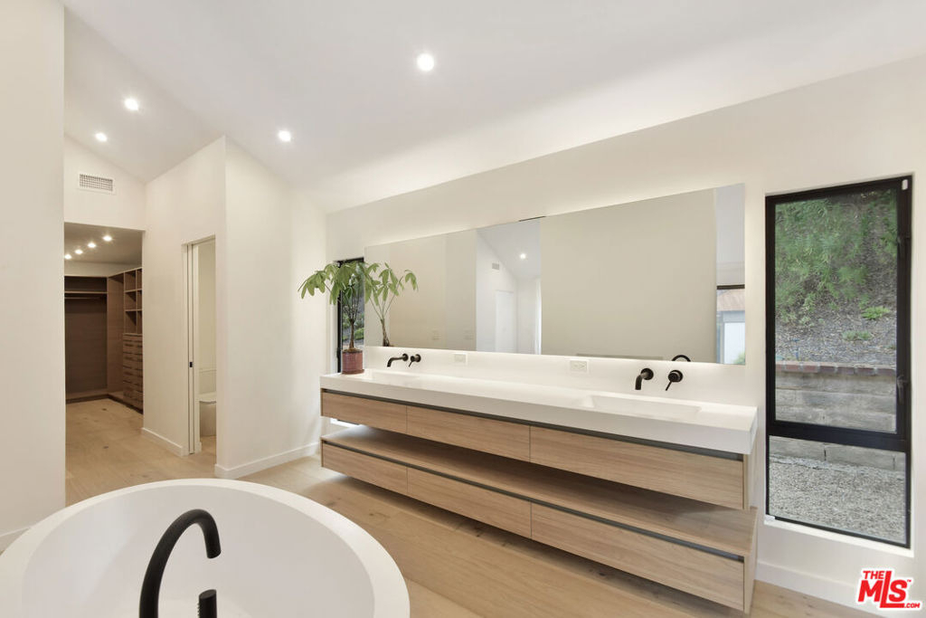 24728 Vantage Point Terrace - Photo 18