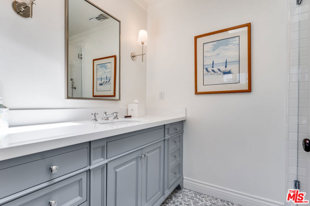 28925 Cliffside Drive - Photo 33