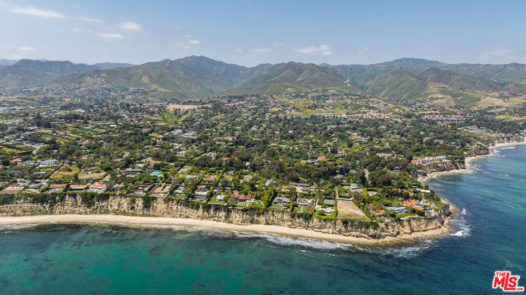 28925 Cliffside Drive - Photo 55