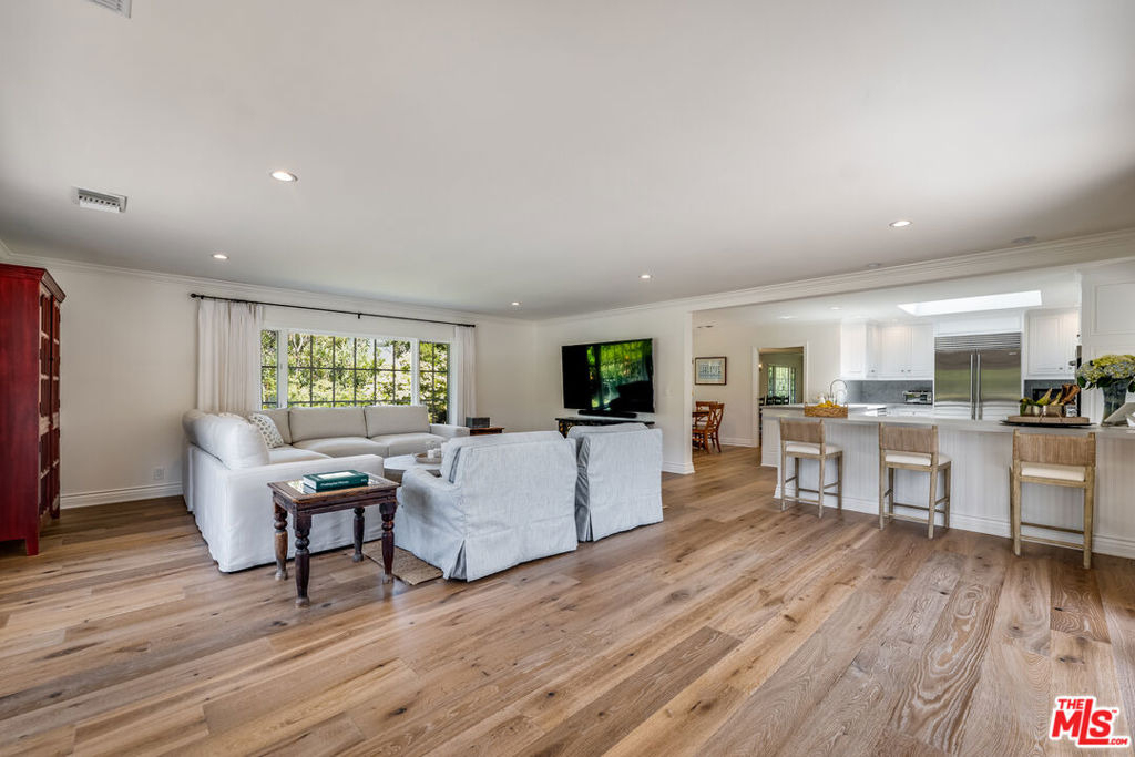 28925 Cliffside Drive - Photo 14