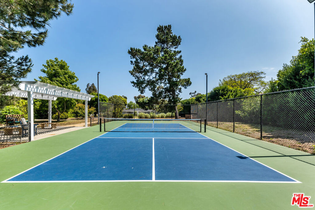 28925 Cliffside Drive - Photo 45
