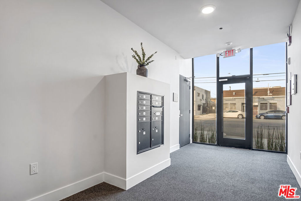 10035 S Western Avenue - Photo 13