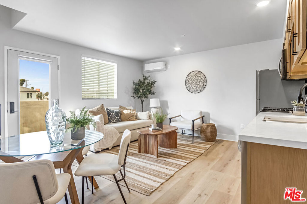 10035 S Western Avenue - Photo 4