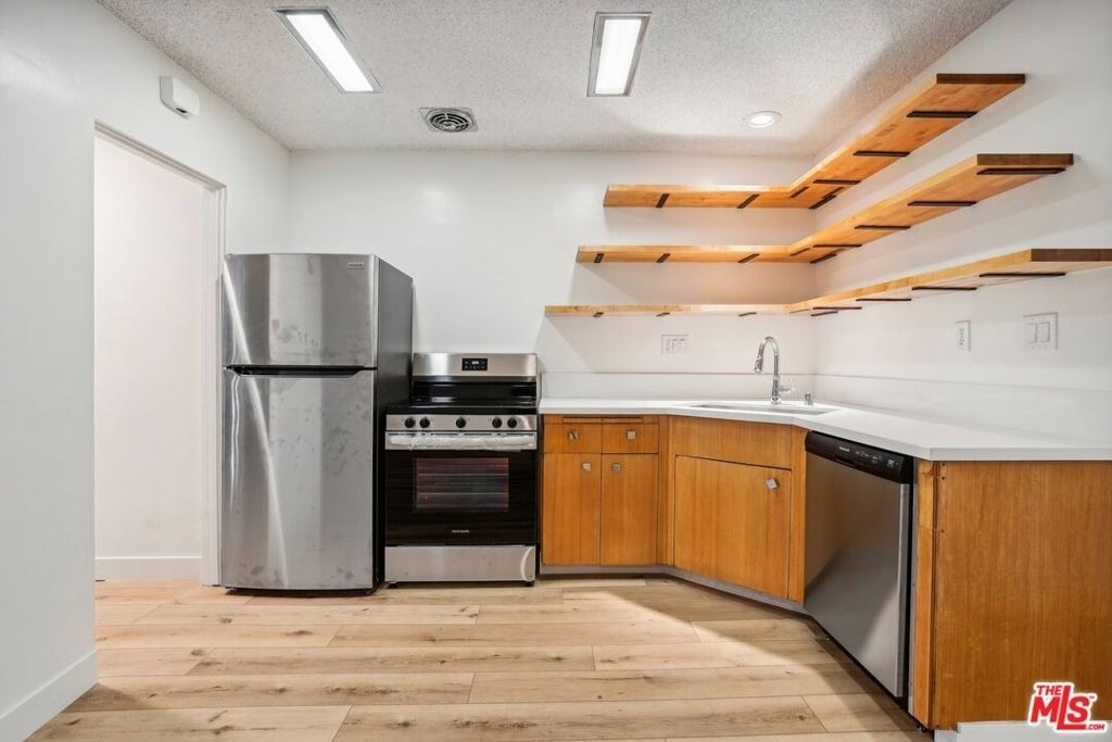 9000 Clifton Way - Photo 7