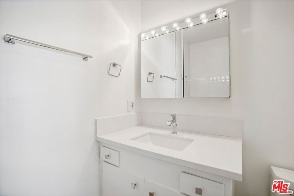 9000 Clifton Way - Photo 14