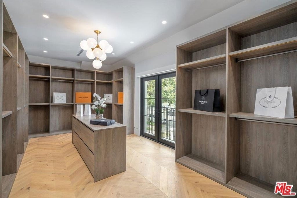 525 N Camden Drive - Photo 11
