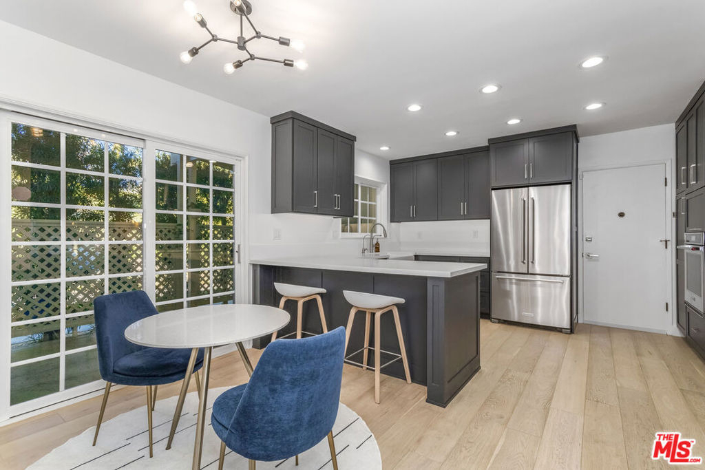23826 Burbank Boulevard - Photo 9