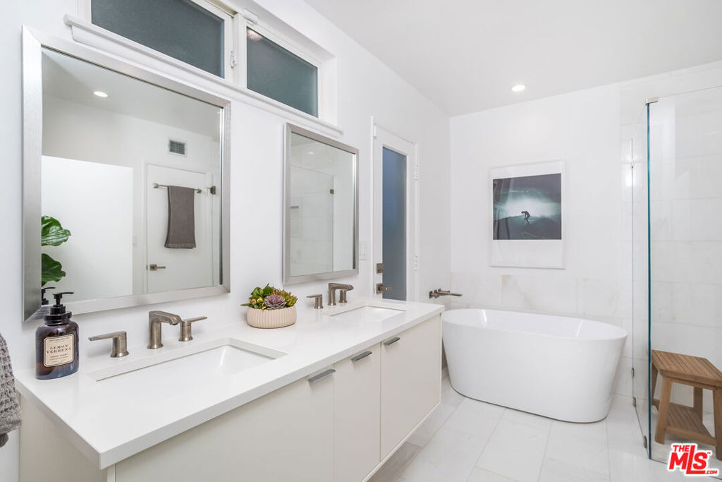 23826 Burbank Boulevard - Photo 12