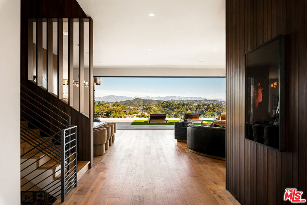 1030 Somera Road - Photo 4