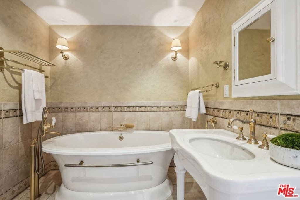 2411 Mount Olympus Drive - Photo 47