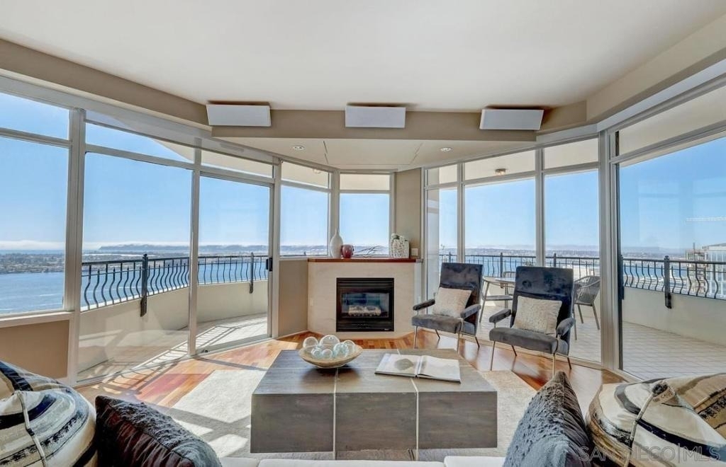 700 W Harbor Dr - Photo 4