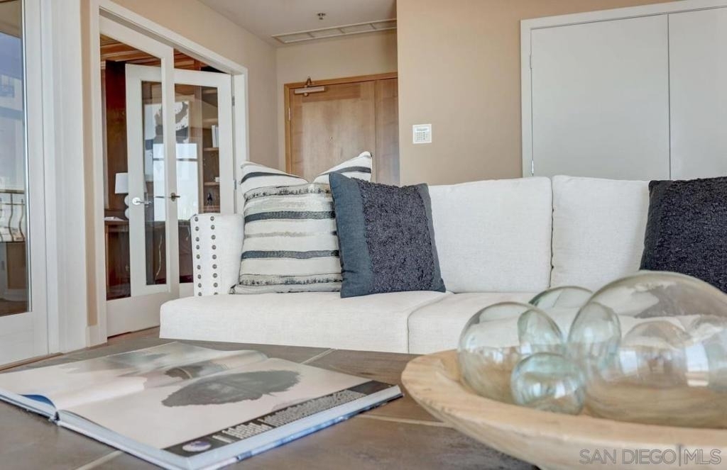 700 W Harbor Dr - Photo 11