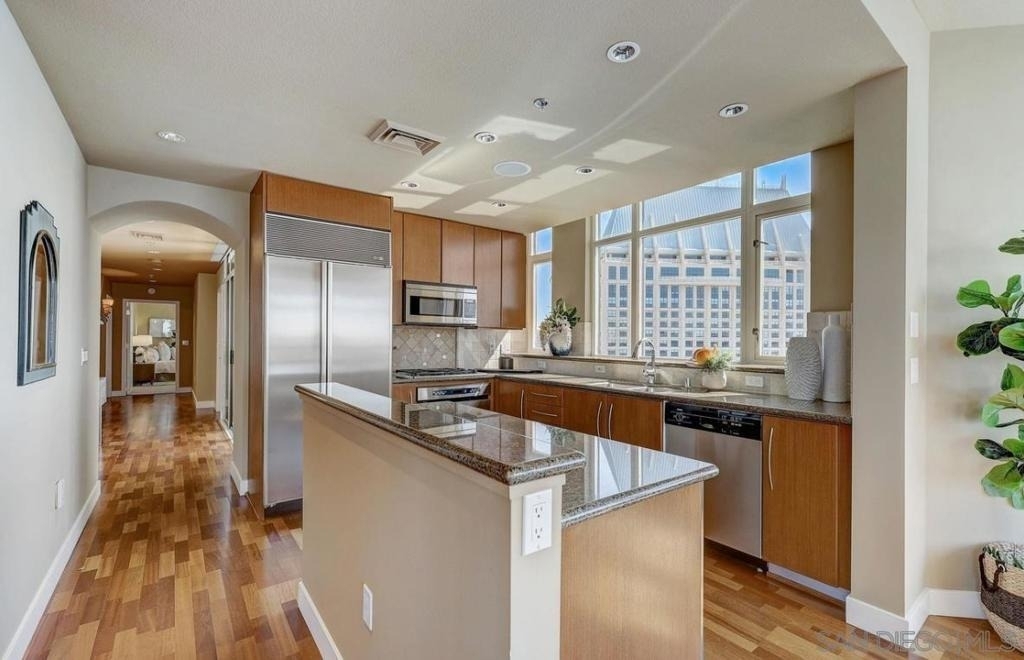 700 W Harbor Dr - Photo 29