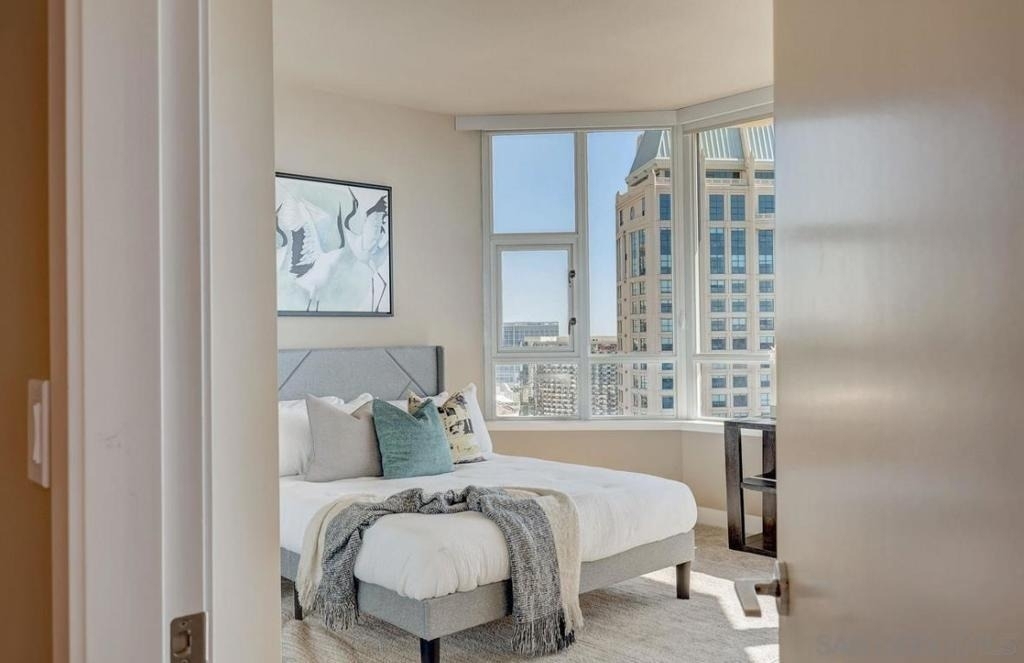 700 W Harbor Dr - Photo 38