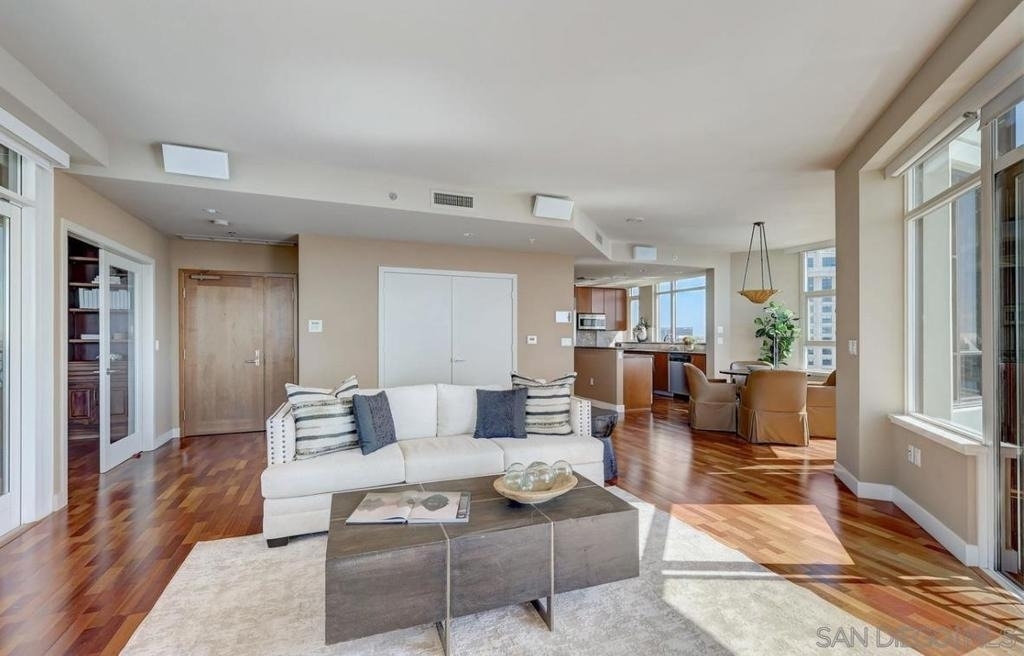 700 W Harbor Dr - Photo 10
