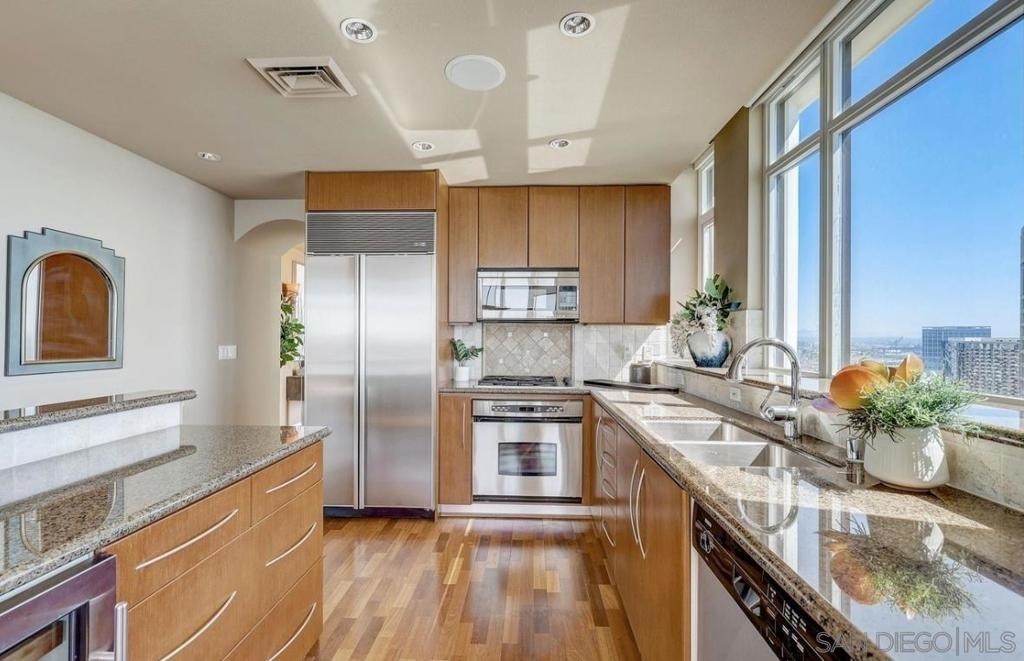 700 W Harbor Dr - Photo 30