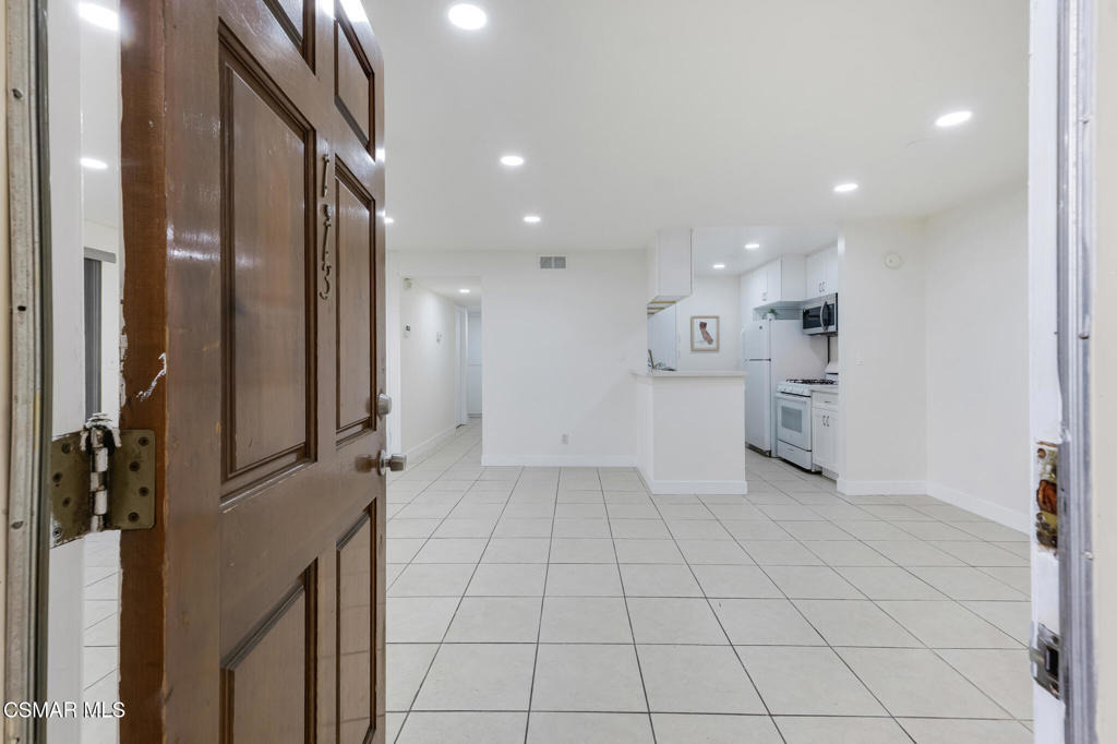 5700 Etiwanda Avenue - Photo 3