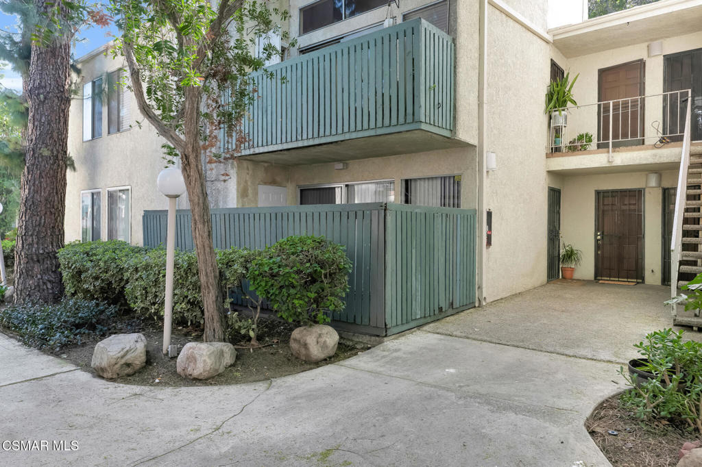 5700 Etiwanda Avenue - Photo 0