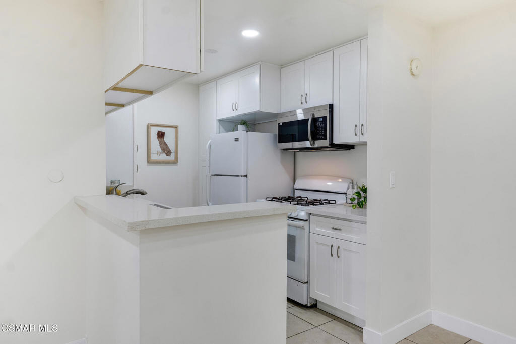 5700 Etiwanda Avenue - Photo 6